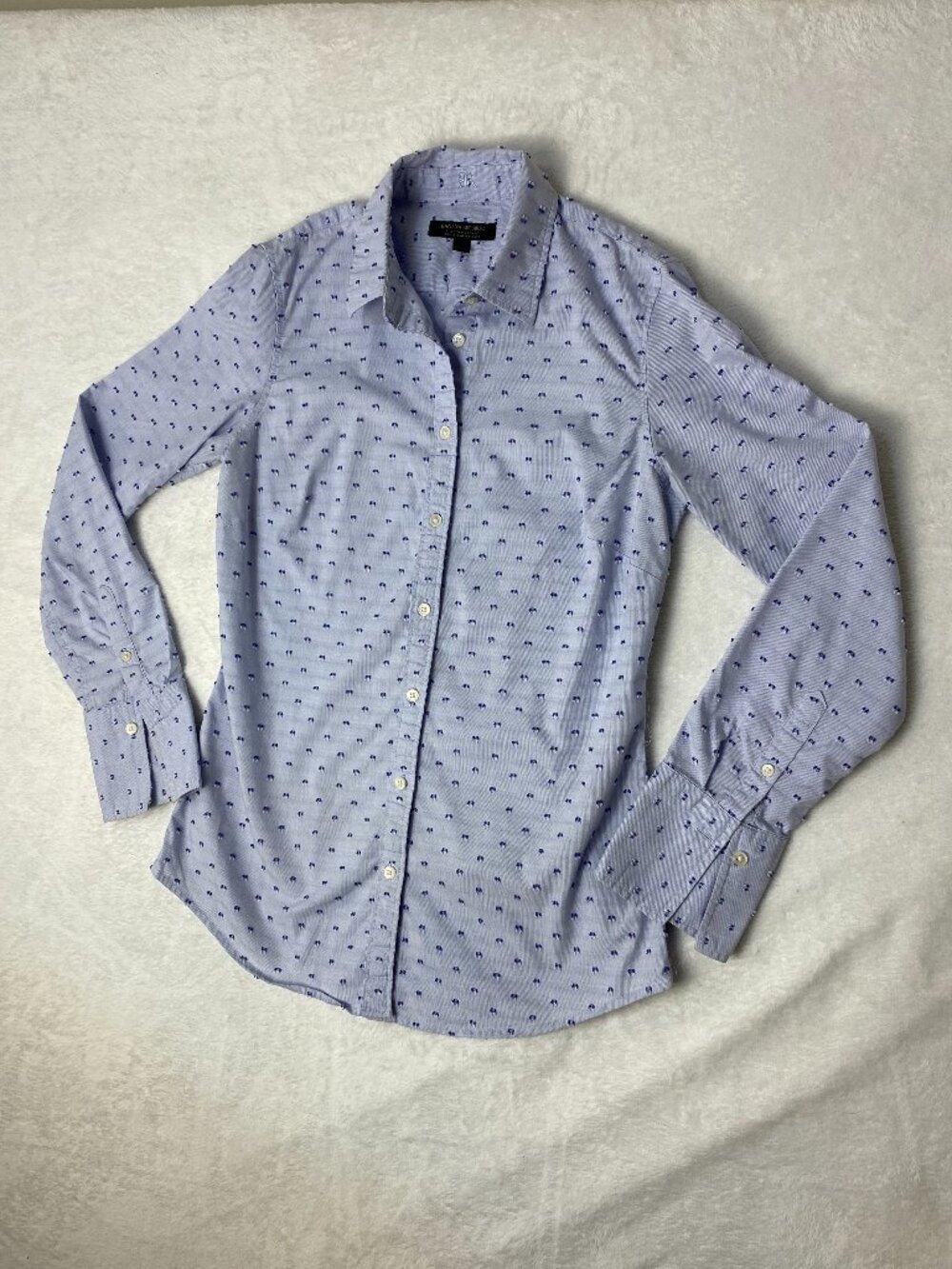 Banana Republic Riley Tailored Fit Blue Dotted Button Up Size 2